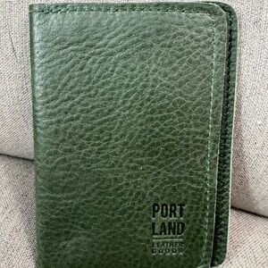 Portland Leather Passport & Card Holder